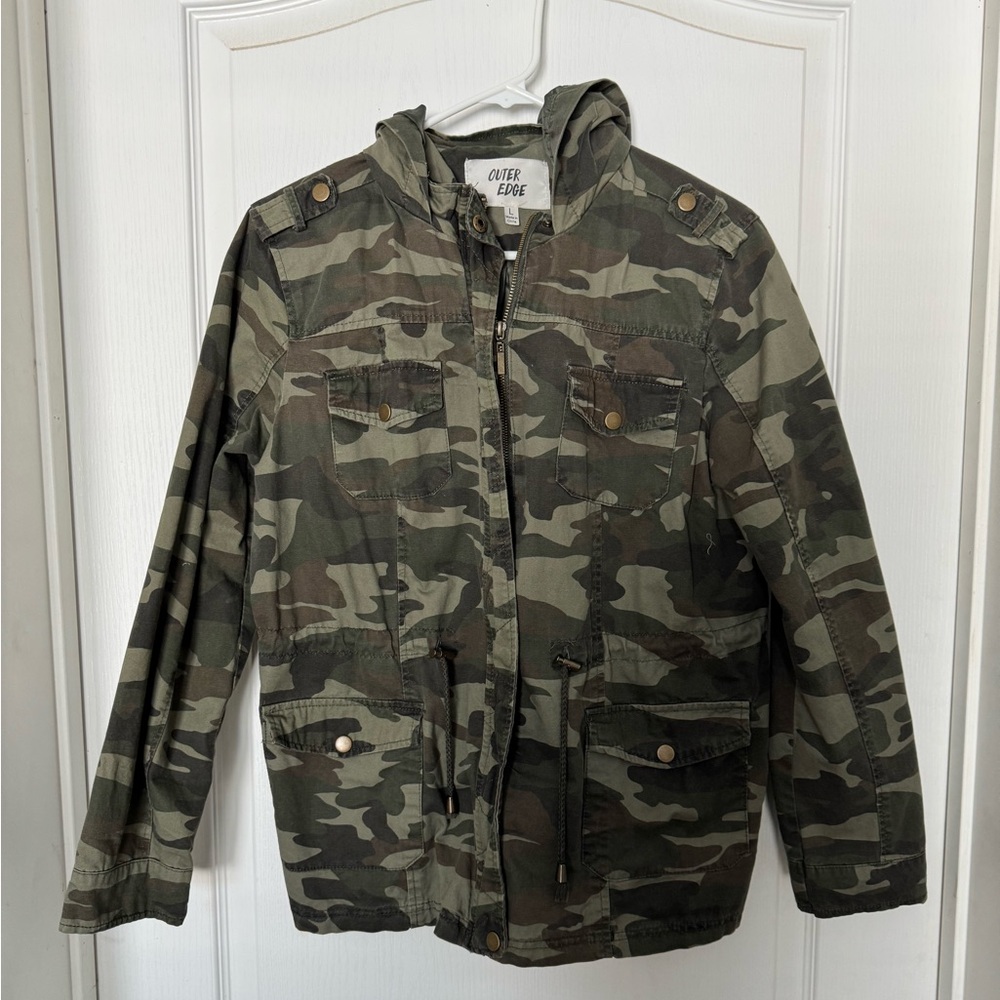 Outer Edge Women’s Large Camouflage Jacket